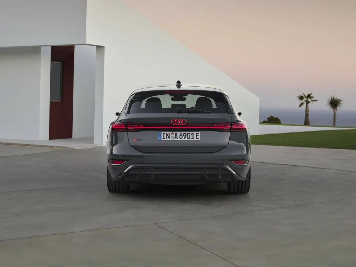 Audi A6 e-tron 2024 – н.в. Универсал 5 дв. — 照片 4