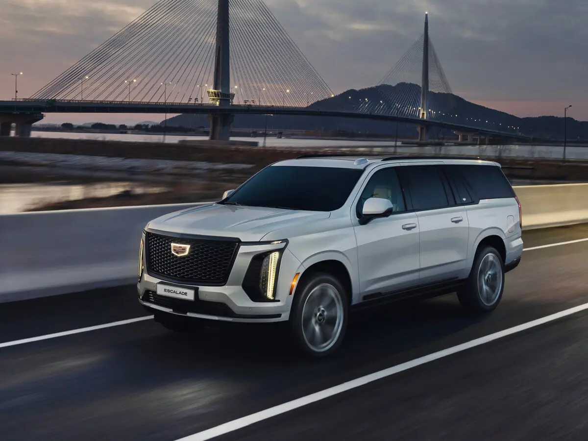 Cadillac Escalade V Рестайлинг Внедорожник 5 дв. ESV — сүрөт 2