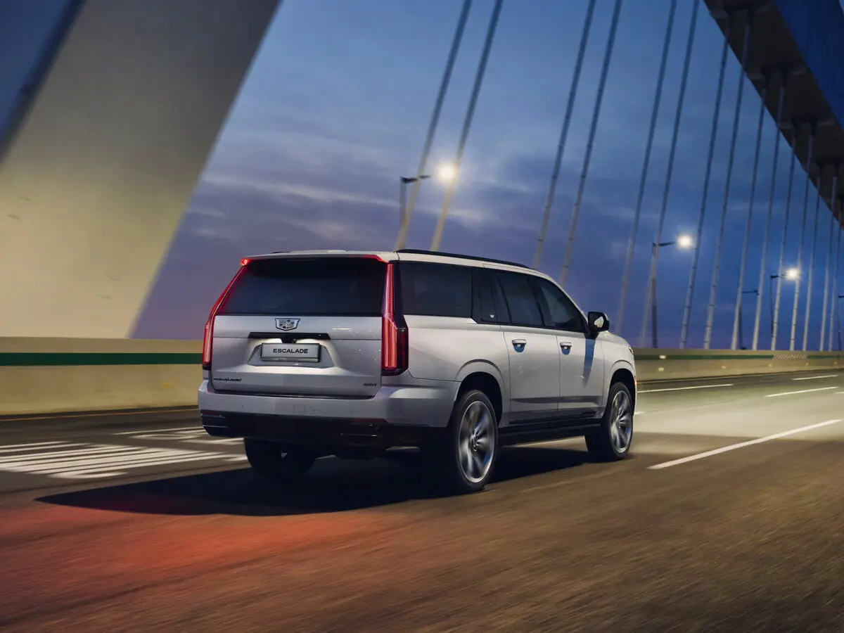 Cadillac Escalade V Рестайлинг Внедорожник 5 дв. ESV — сүрөт 6