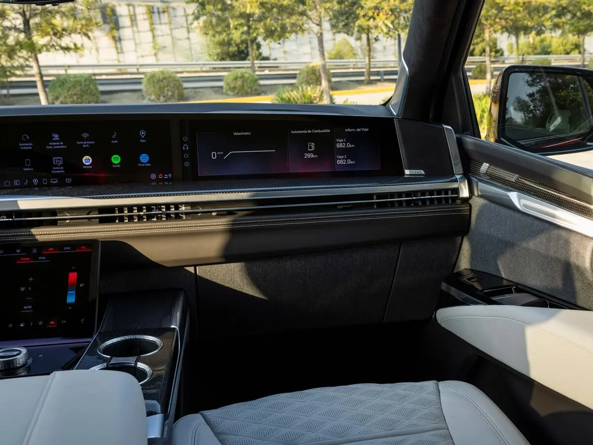 Cadillac Escalade V Рестайлинг Внедорожник 5 дв. ESV — сүрөт 8