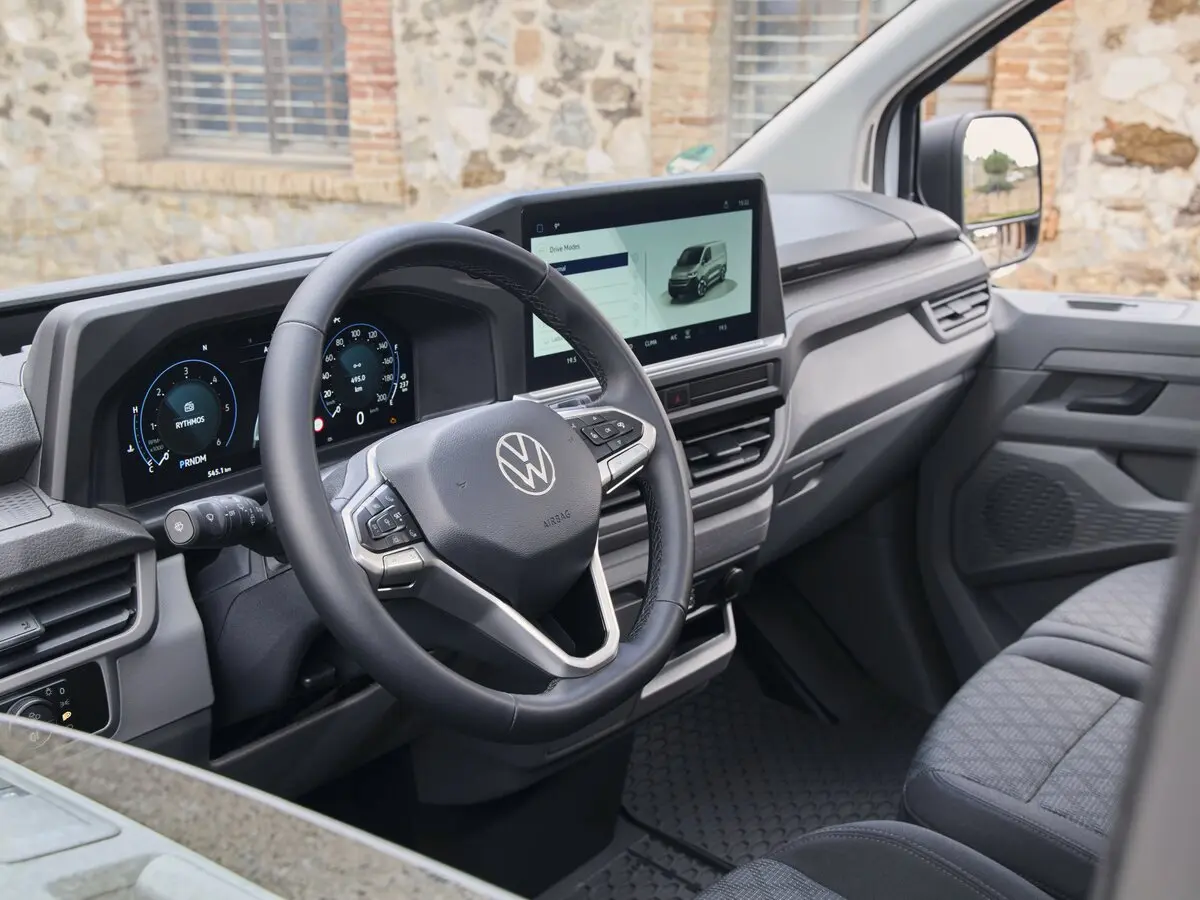 Volkswagen Transporter T7 Фургон — сүрөт 6