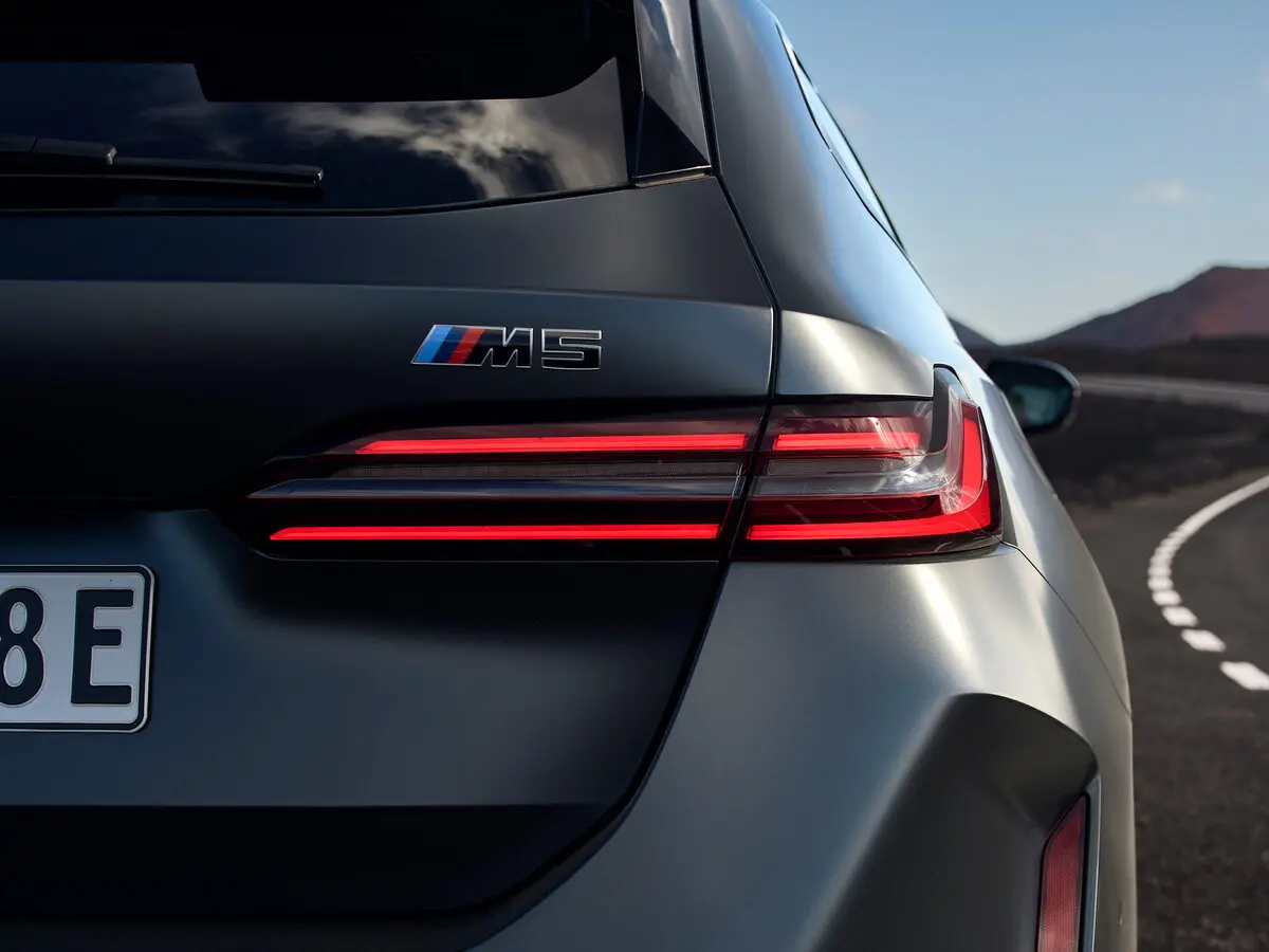 BMW M5 VII (G90) Универсал 5 дв. Touring — сүрөт 15