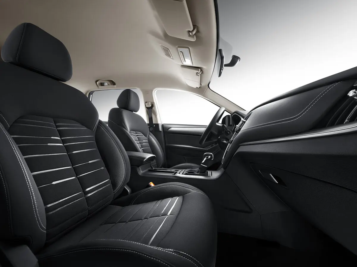 MG RX5 I Внедорожник 5 дв. — 照片 7