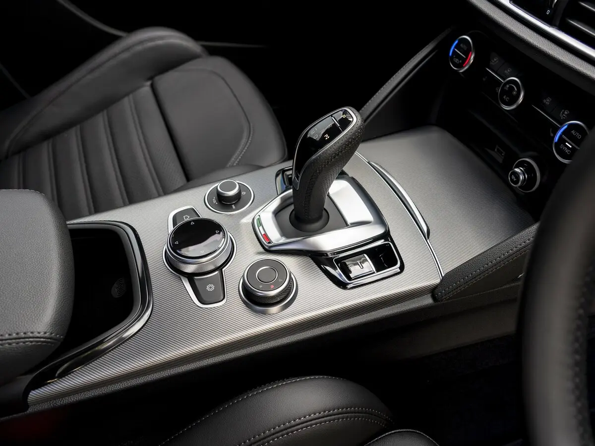 Alfa Romeo Stelvio I Рестайлинг 2 Внедорожник 5 дв. — сүрөт 9