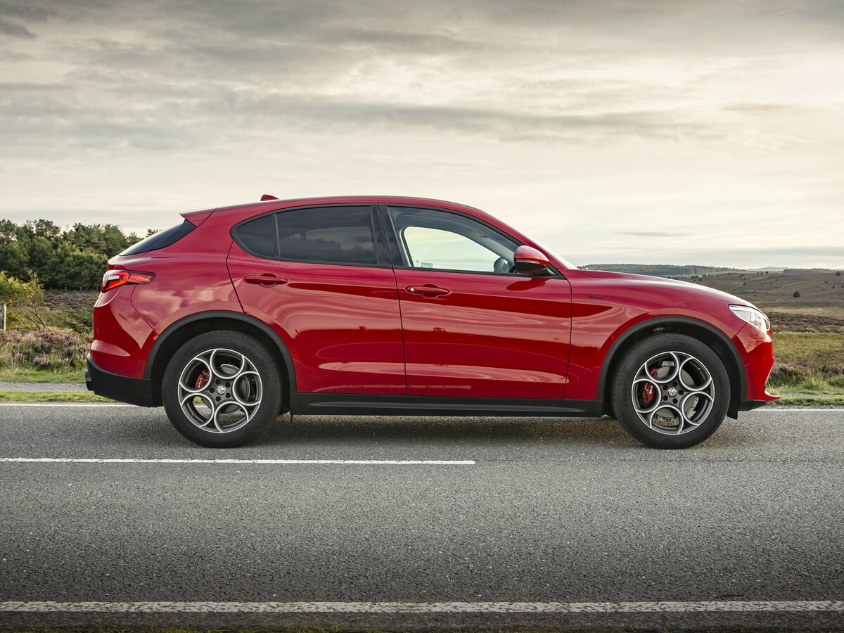 Alfa Romeo Stelvio I Рестайлинг Внедорожник 5 дв. — фото 2