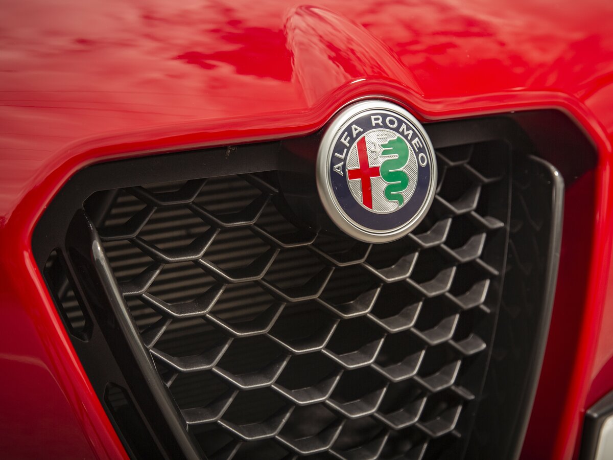 Alfa Romeo Stelvio I Рестайлинг Внедорожник 5 дв.