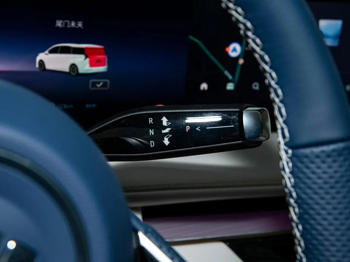 Buick GL8 IV Century Минивэн PHEV — сүрөт 12
