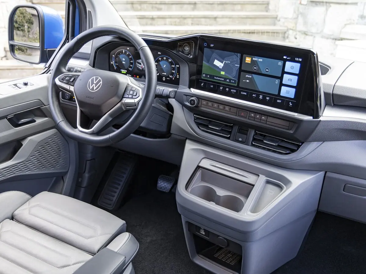 Volkswagen Caravelle T7 Минивэн — photo 7