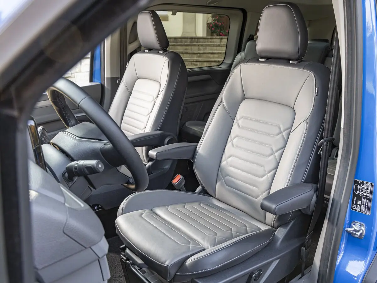 Volkswagen Caravelle T7 Минивэн — photo 8