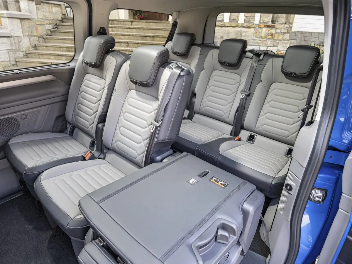 Volkswagen Caravelle T7 Минивэн — photo 10