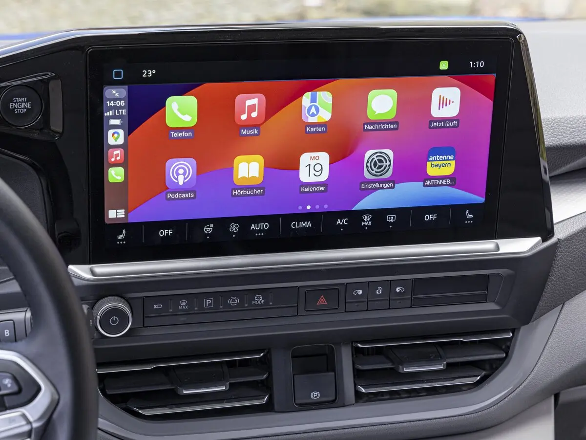 Volkswagen Caravelle T7 Минивэн — photo 13