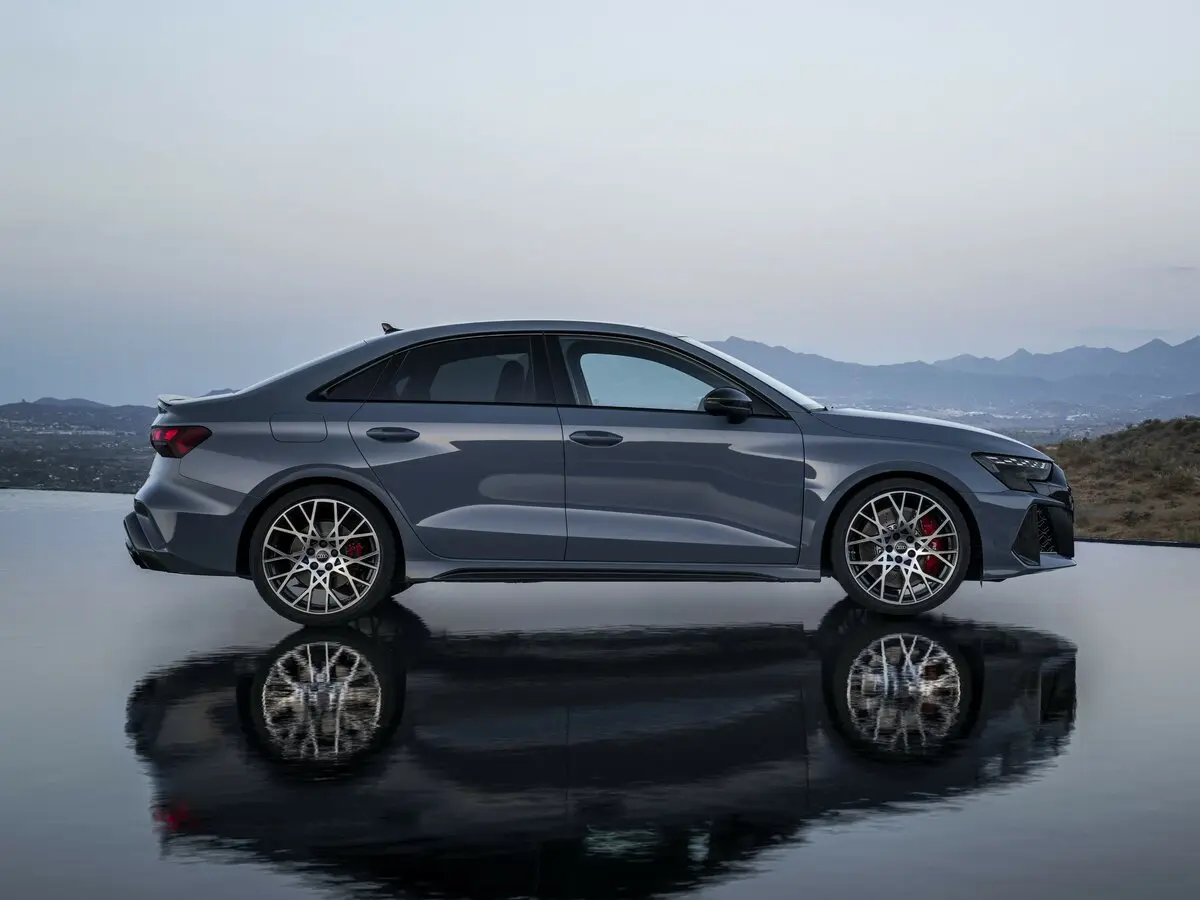 Audi RS 3 III (8Y) Рестайлинг Седан — сүрөт 2