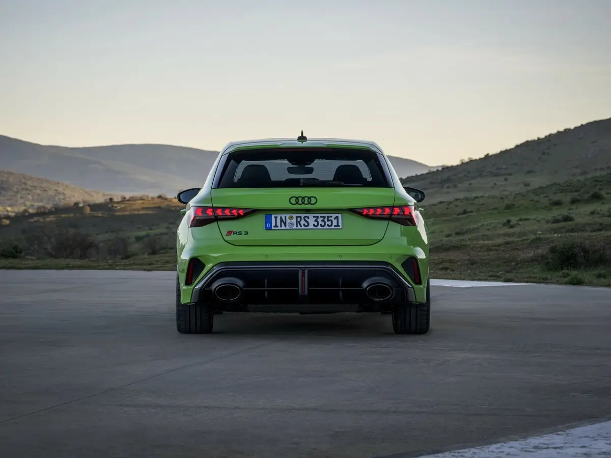 Audi RS 3 III (8Y) Рестайлинг Хэтчбек 5 дв. Sportback — 照片 4