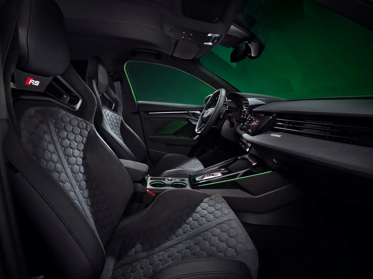 Audi RS 3 III (8Y) Рестайлинг Хэтчбек 5 дв. Sportback — 照片 7
