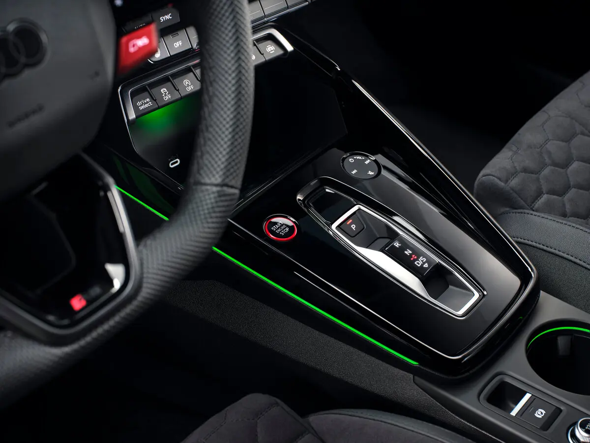 Audi RS 3 III (8Y) Рестайлинг Хэтчбек 5 дв. Sportback — 照片 10