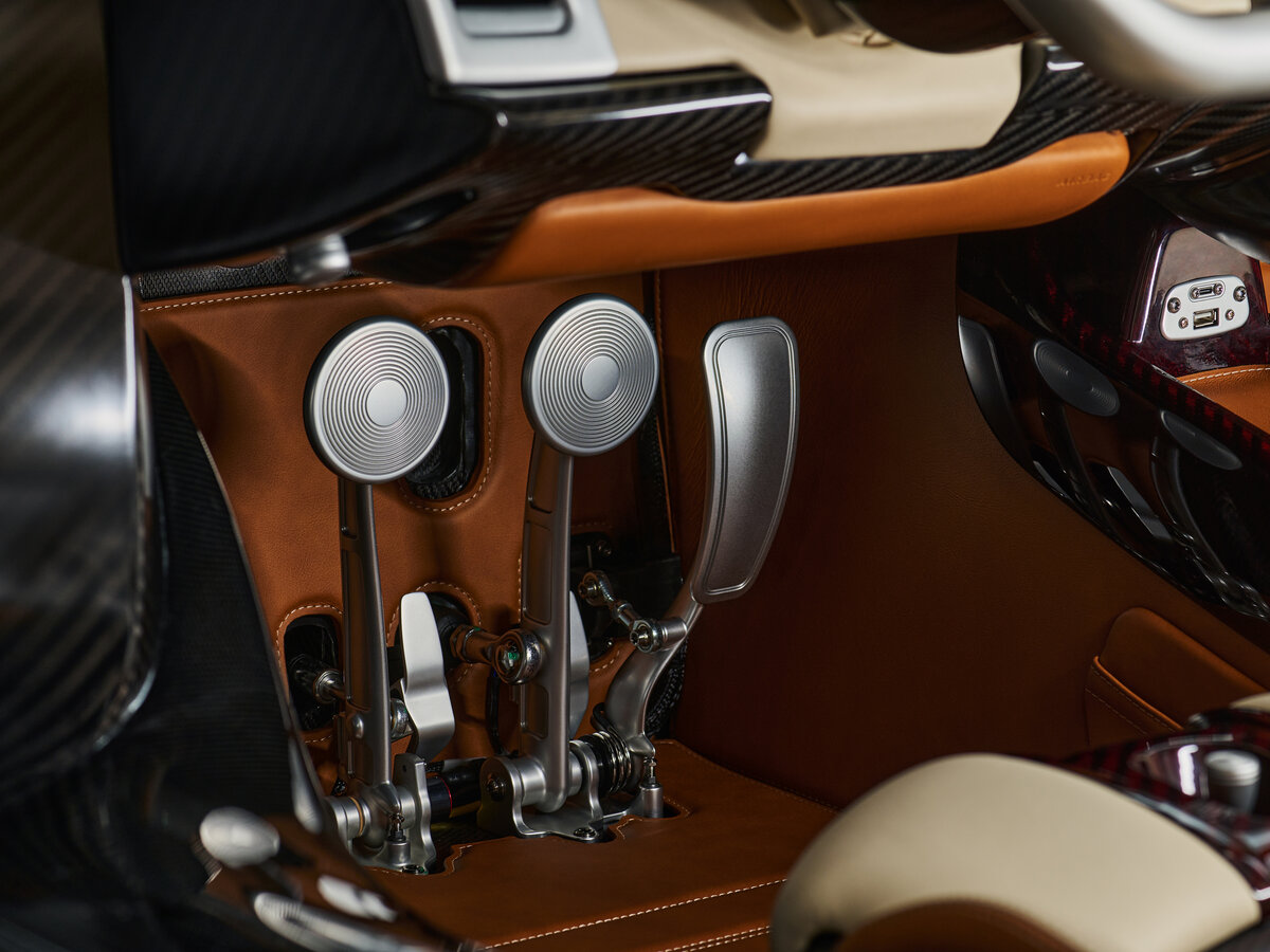 Pagani Utopia 2022 – н.в. Родстер Roadster — фото 14