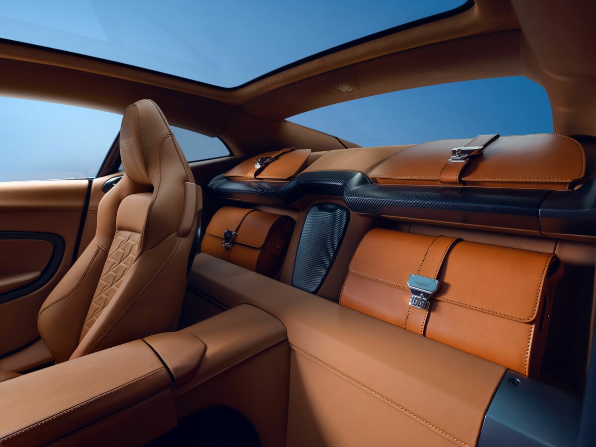 Aston Martin Vanquish III Купе — фото 10