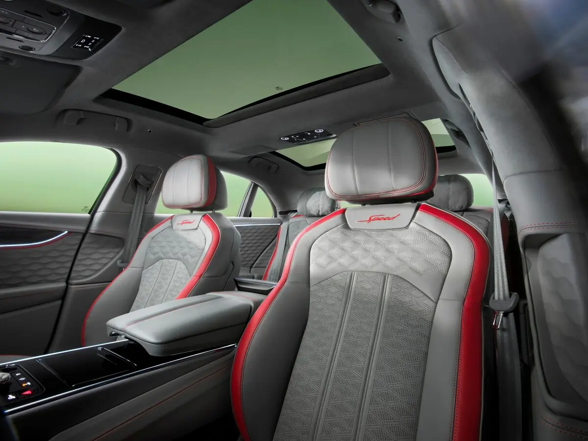 Bentley Flying Spur IV Седан — photo 8
