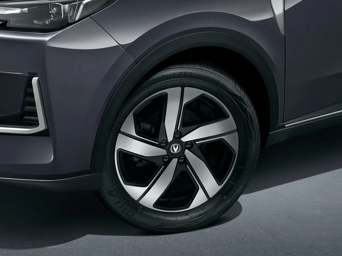 Changan CS55 Plus II Рестайлинг Внедорожник 5 дв. — photo 14