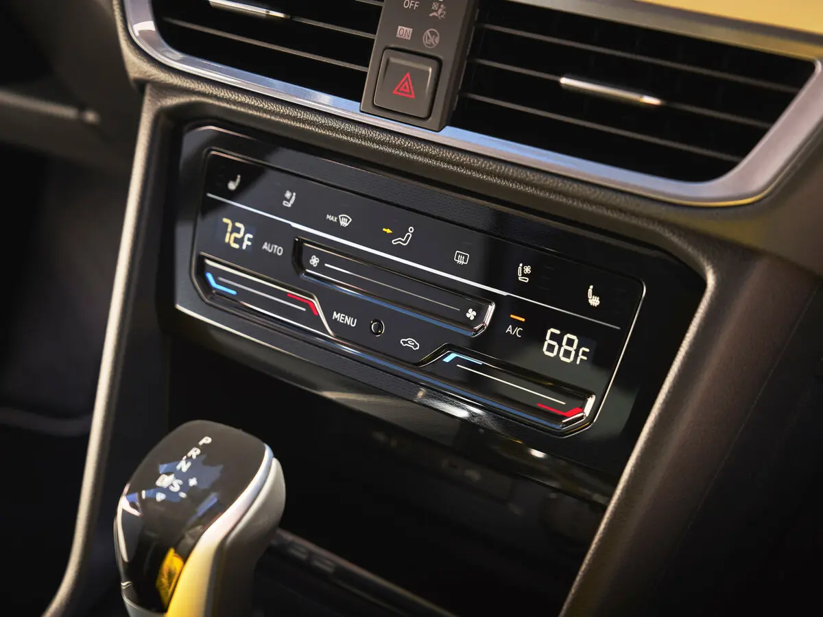 Volkswagen Taos I Рестайлинг Внедорожник 5 дв. — photo 13