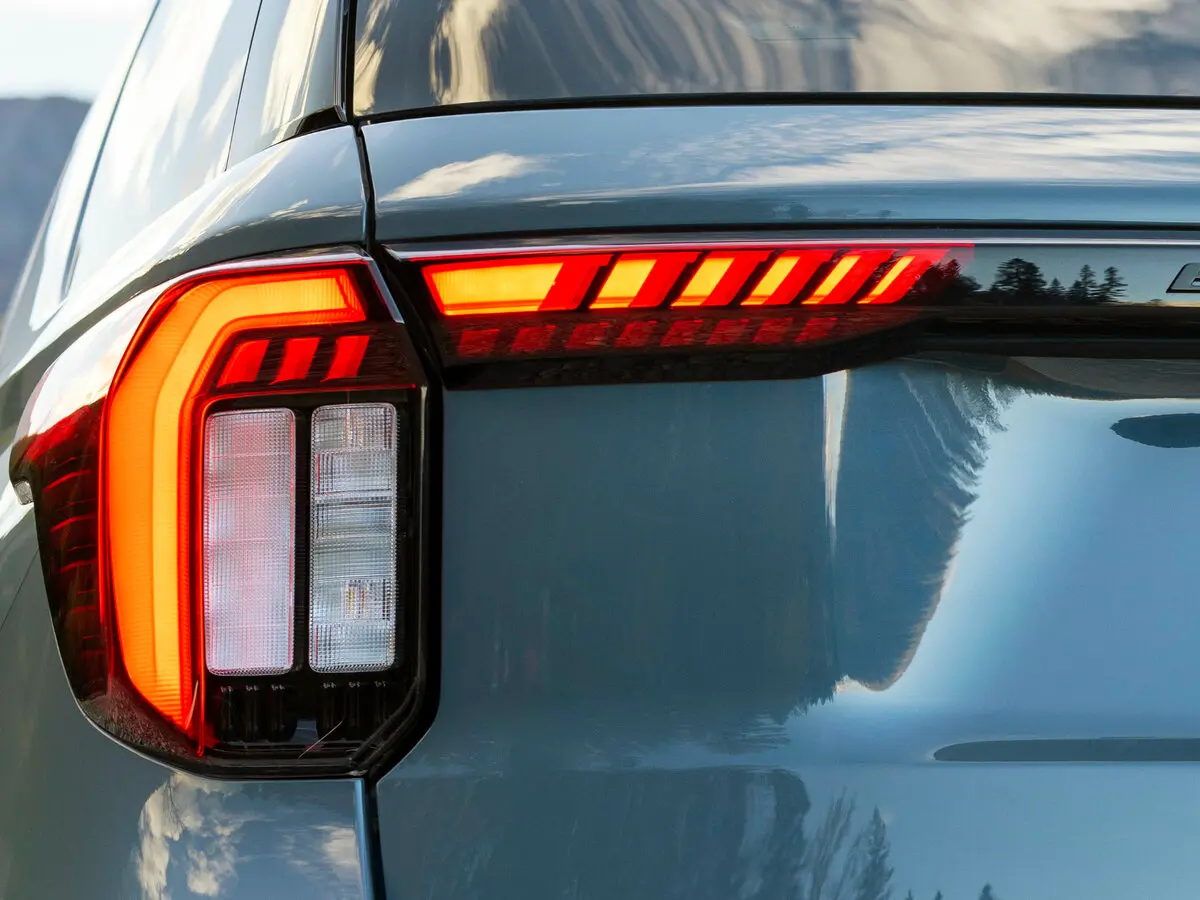 Ford Explorer VI Рестайлинг Внедорожник 5 дв. — сүрөт 11