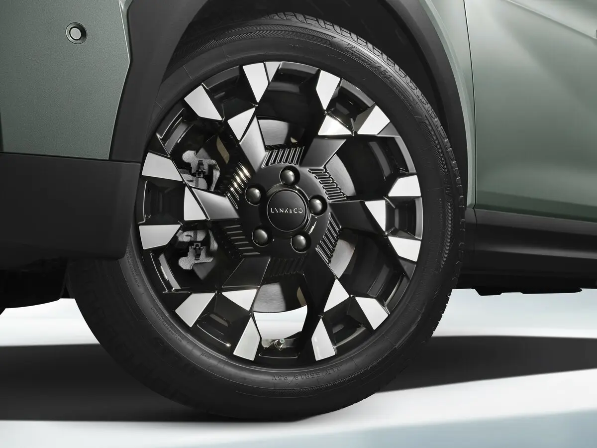 Lynk & Co 06 I Рестайлинг Внедорожник 5 дв. — 照片 18