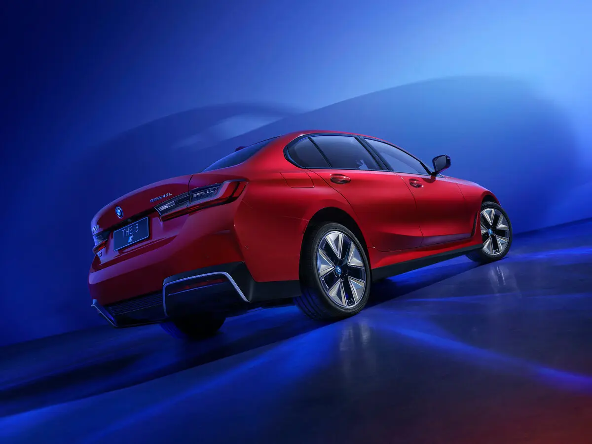 BMW i3 I (G28) Рестайлинг Седан — 照片 3