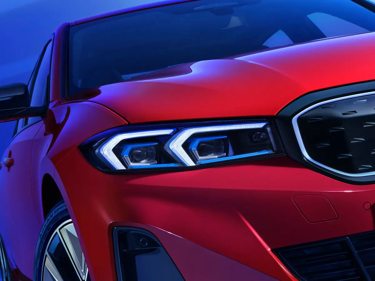 BMW i3 I (G28) Рестайлинг Седан — 照片 8