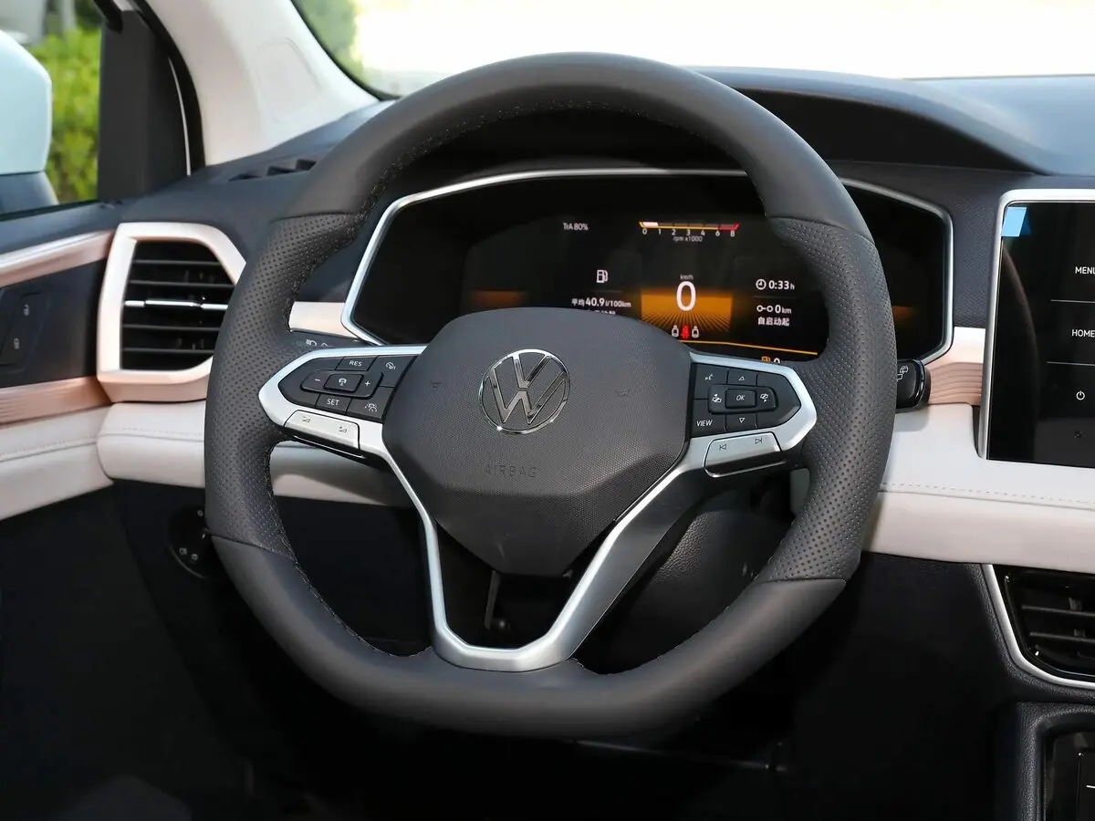 Volkswagen Tharu XR 2024 – н.в. Внедорожник 5 дв. — photo 7