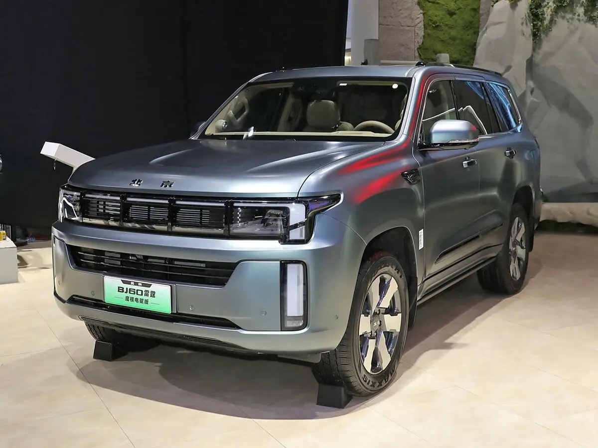 BAIC BJ60 2022 – н.в. Внедорожник 5 дв. Thunder