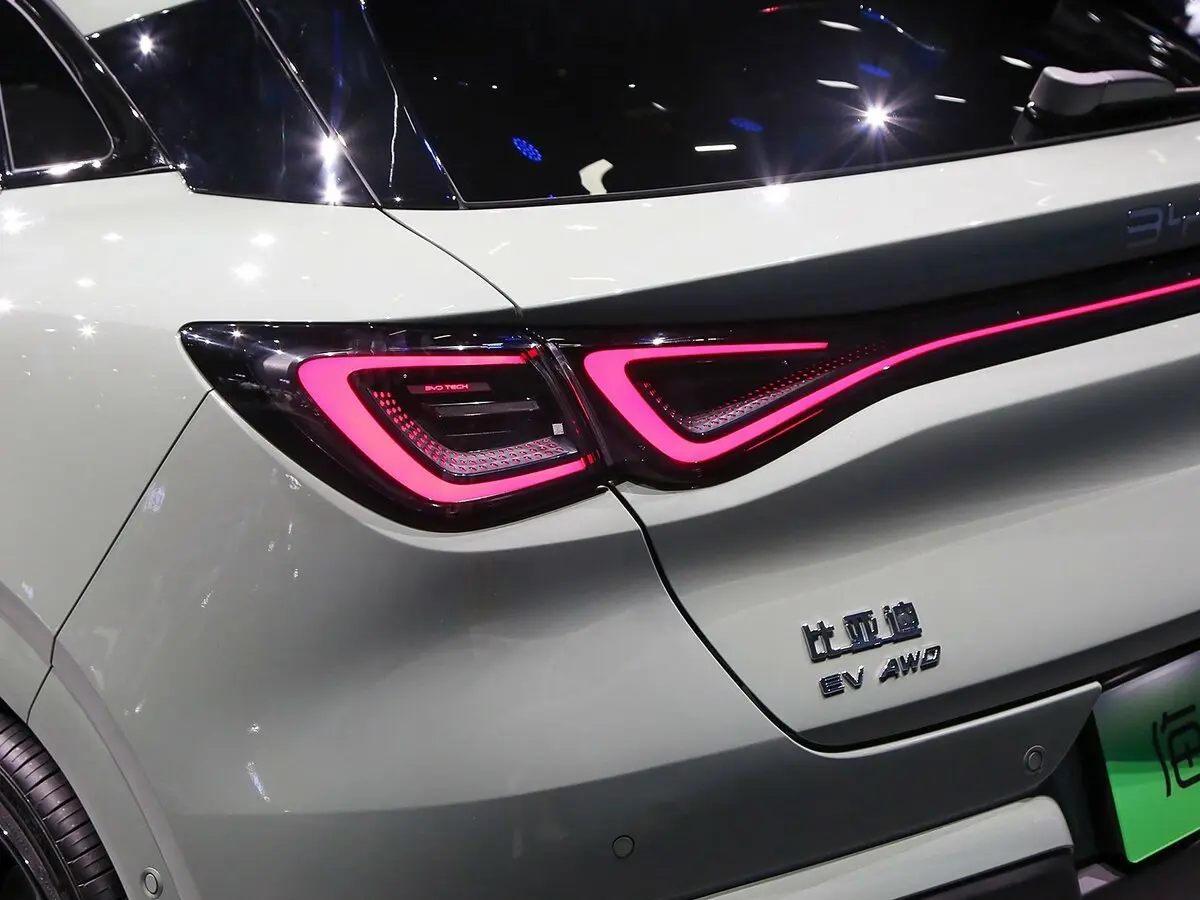BYD Seal 06 GT 2024 – н.в. Хэтчбек 5 дв. — 照片 11