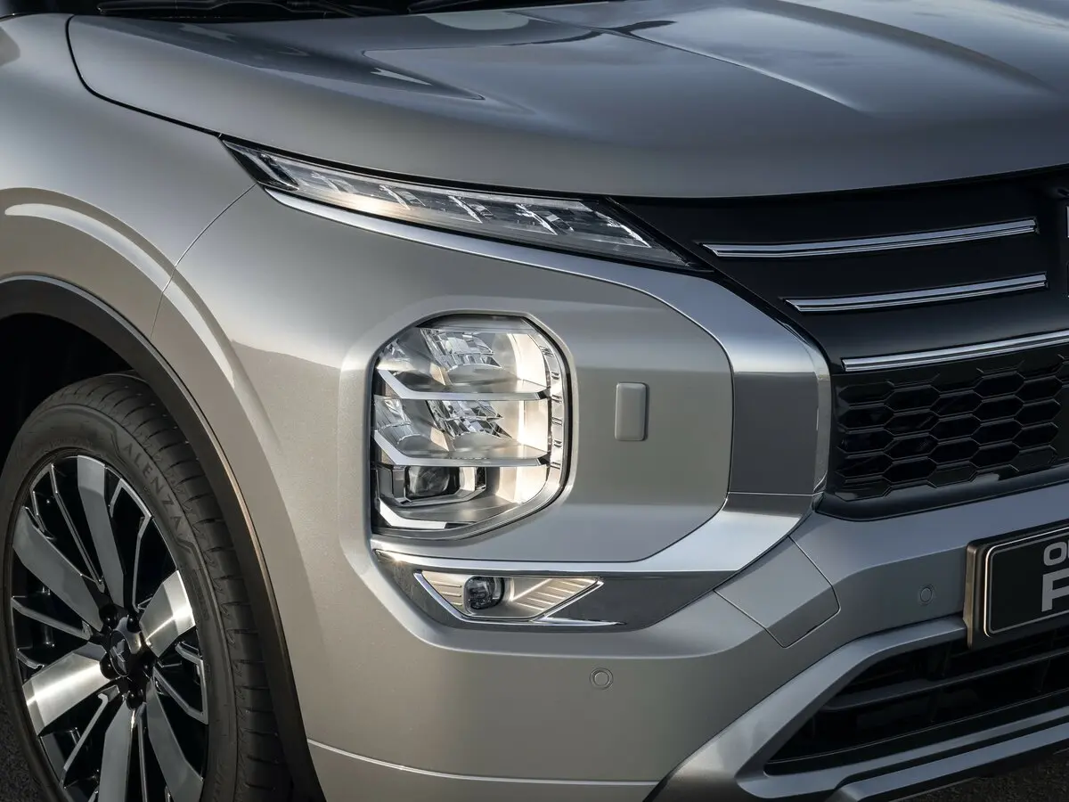 Mitsubishi Outlander IV Рестайлинг Внедорожник 5 дв. — сүрөт 14