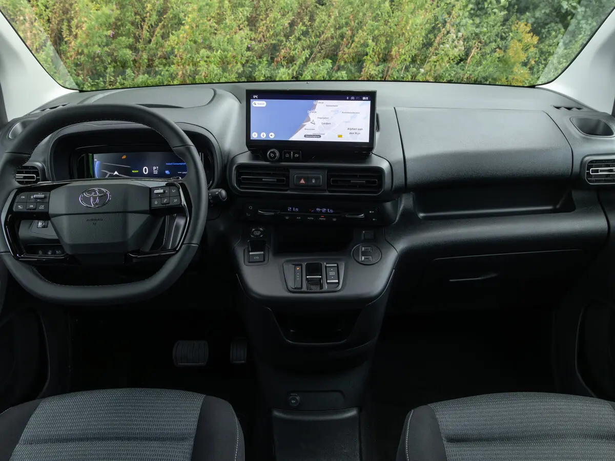 Toyota ProAce City I Рестайлинг Компактвэн Verso L1 — фото 4