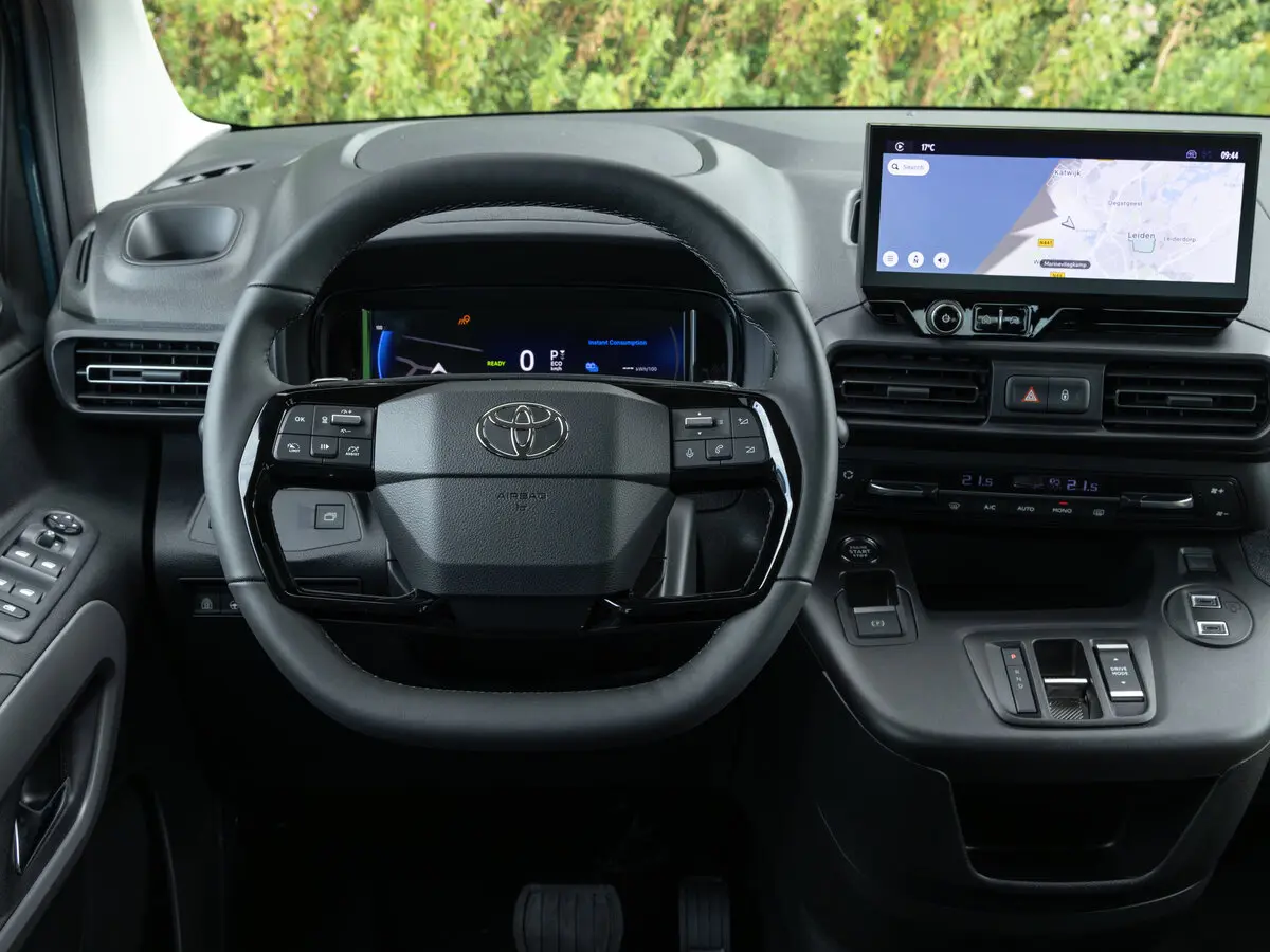 Toyota ProAce City I Рестайлинг Компактвэн Verso L1 — фото 8
