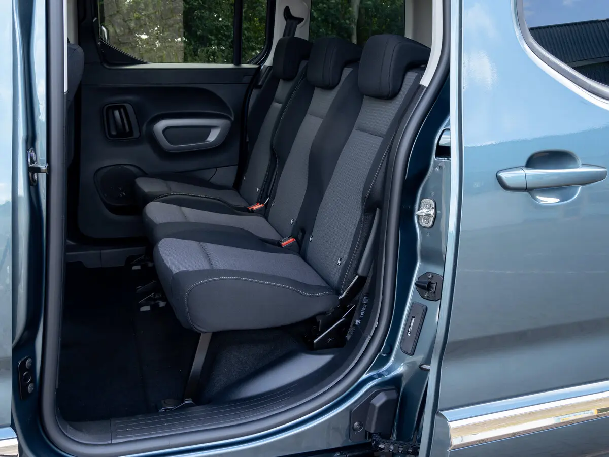 Toyota ProAce City I Рестайлинг Компактвэн Verso L1 — фото 9