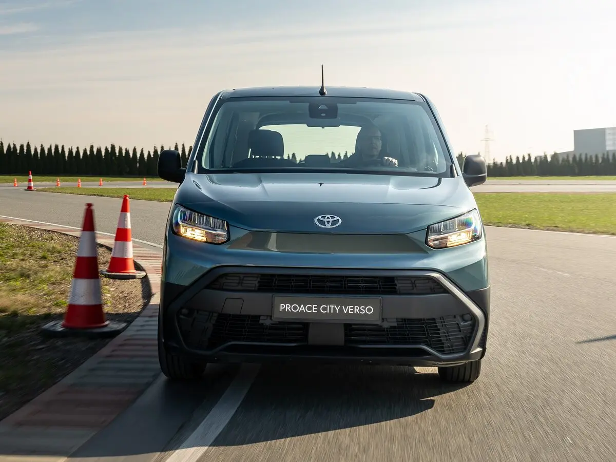 Toyota ProAce City I Рестайлинг Компактвэн Verso L2 — фото 3