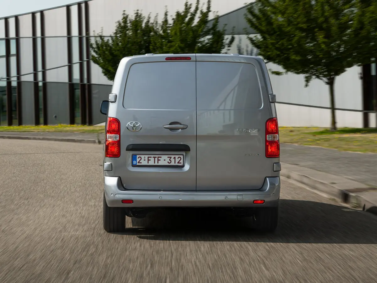 Toyota ProAce II Рестайлинг Фургон L1 — сүрөт 4
