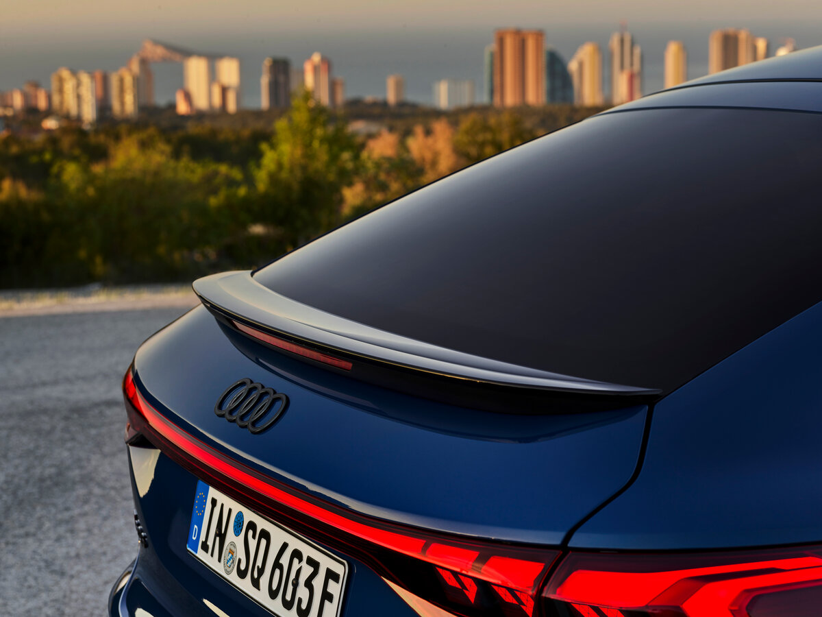 Audi SQ6 Sportback e-tron 2024 – н.в. Внедорожник 5 дв.