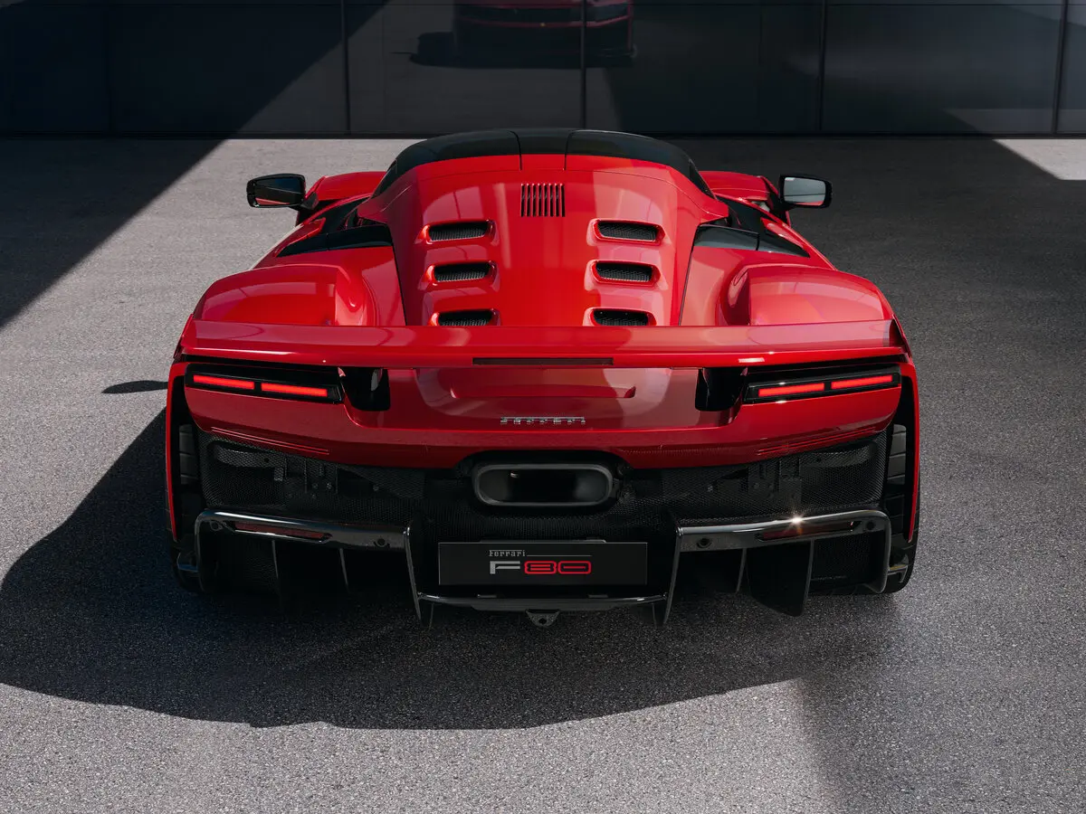 Ferrari F80 2024 – н.в. Купе — сүрөт 3