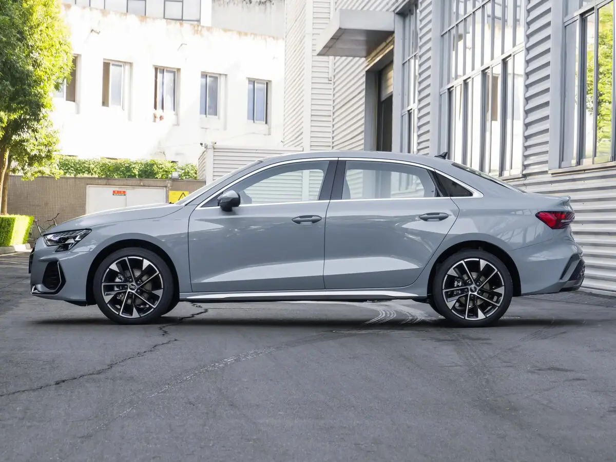 Audi A3 IV (8Y) Рестайлинг Седан L — сүрөт 2