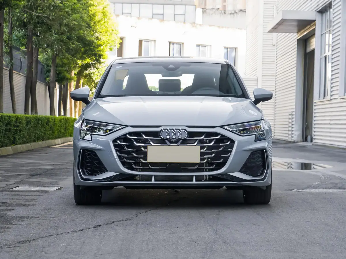 Audi A3 IV (8Y) Рестайлинг Седан L — сүрөт 3