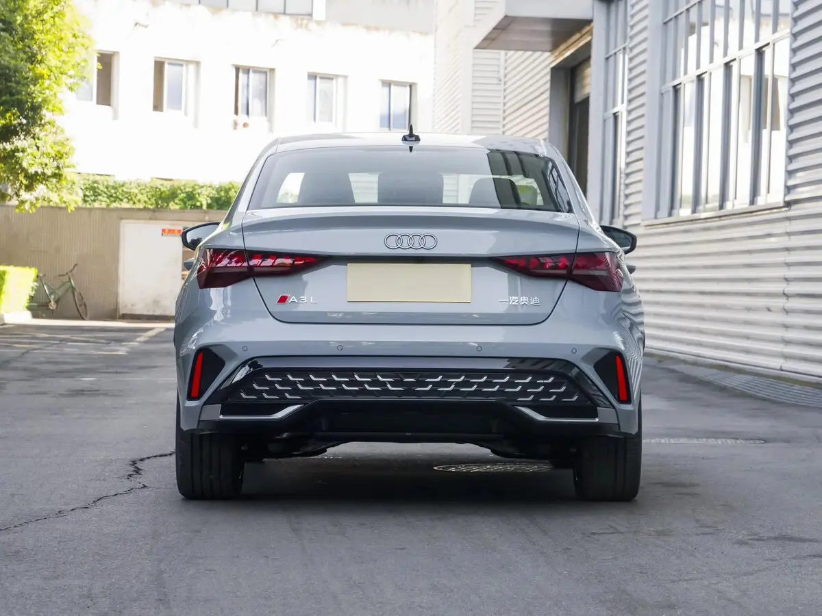 Audi A3 IV (8Y) Рестайлинг Седан L — сүрөт 4