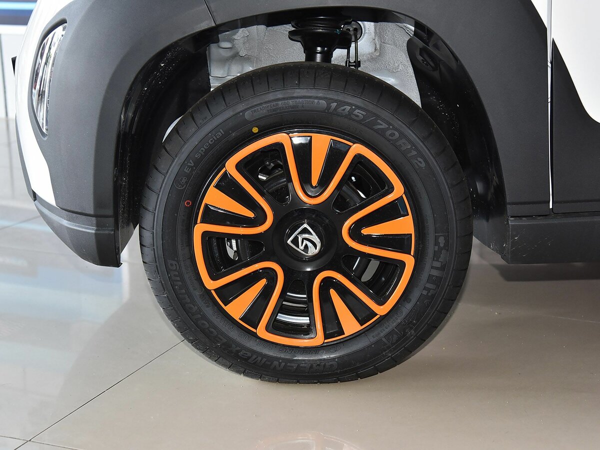 Baojun E100 2017 – 2021 Хэтчбек 3 дв.