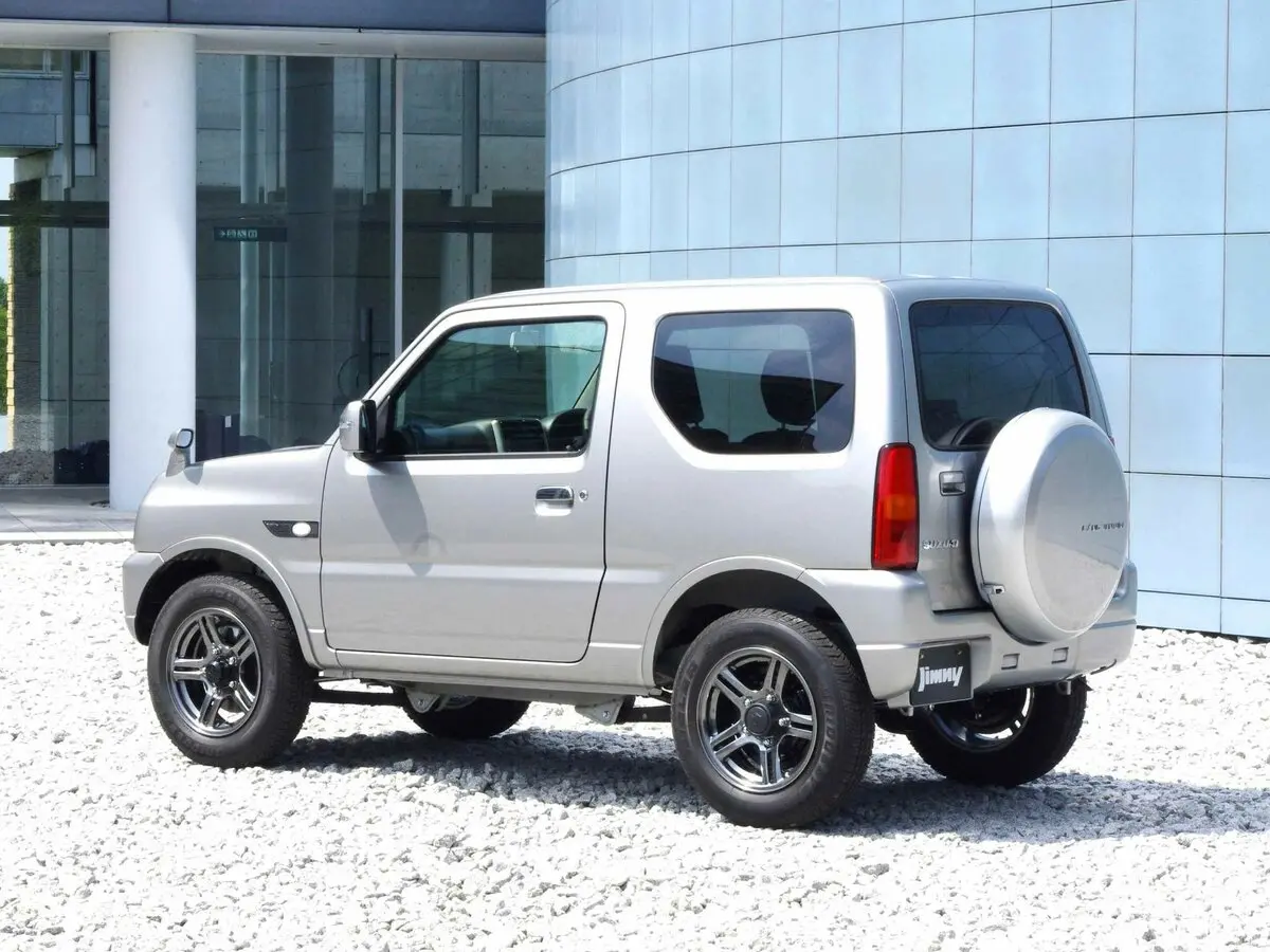 Suzuki Jimny III Рестайлинг 2 Внедорожник 3 дв. Kei car — фото 4