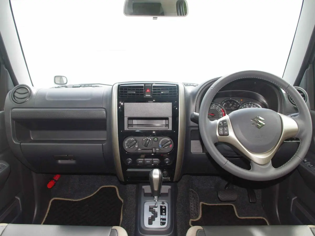 Suzuki Jimny III Рестайлинг 2 Внедорожник 3 дв. Kei car — фото 5