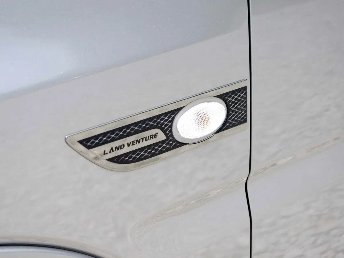 Suzuki Jimny III Рестайлинг 2 Внедорожник 3 дв. Kei car — фото 11