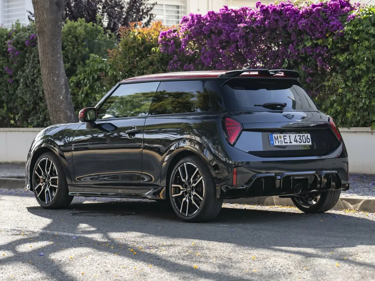 Mini Hatch IV (F65/F66/J01) Хэтчбек 3 дв. JCW — фото 5