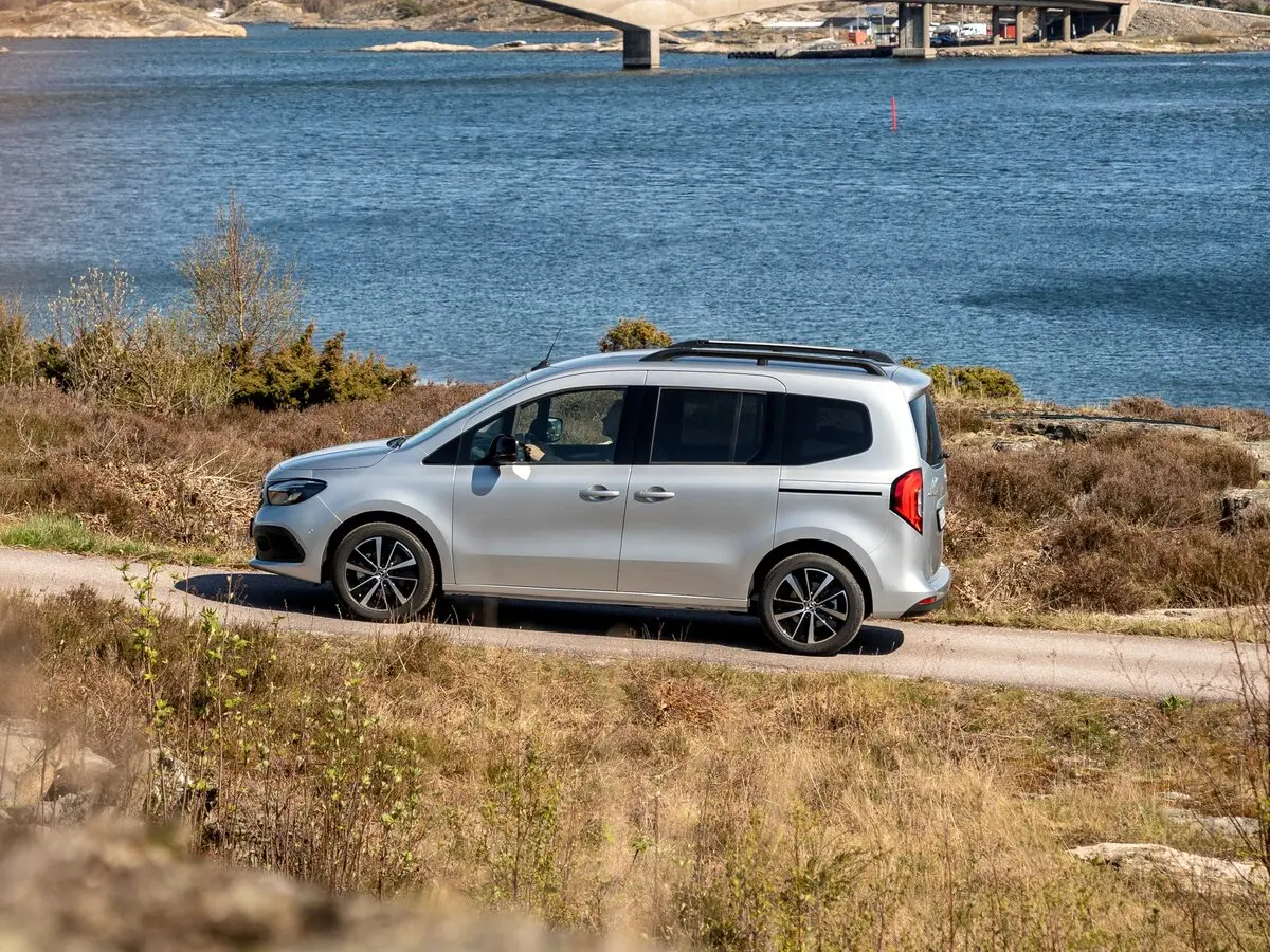 Mercedes-Benz EQT 2023 – н.в. Компактвэн — сүрөт 2