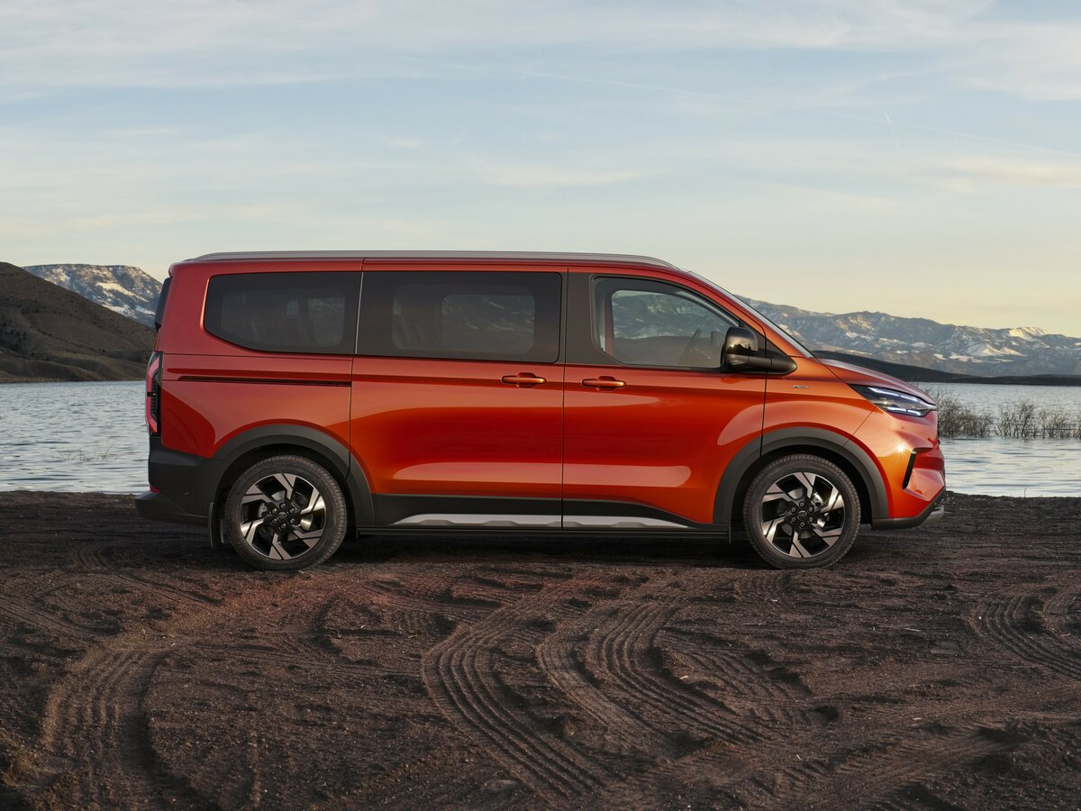 Ford Tourneo Custom II Минивэн SWB — фото 2