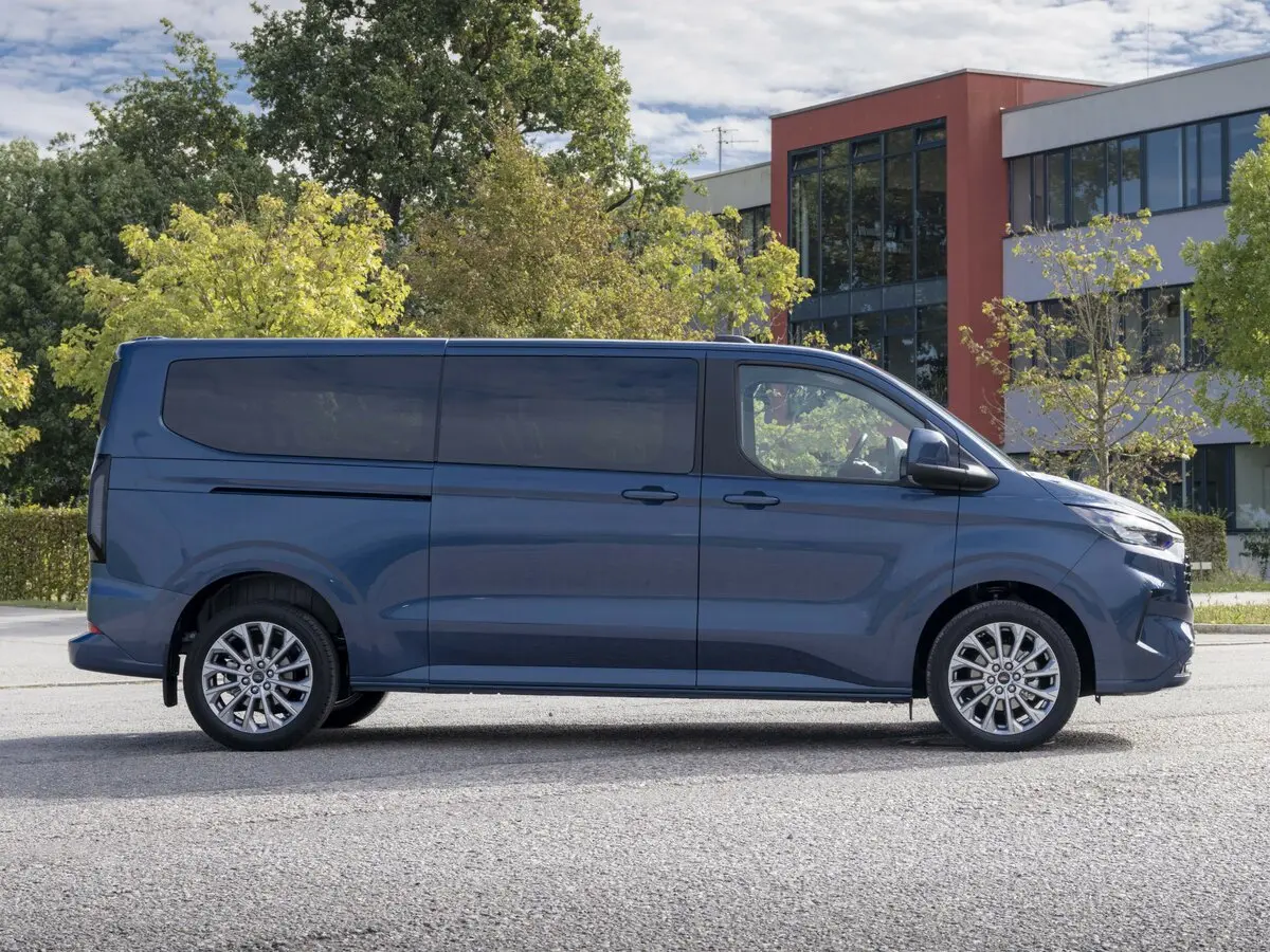 Ford Tourneo Custom II Минивэн LWB — photo 2